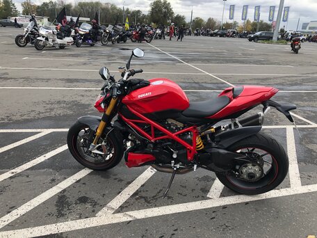 2012 Ducati Streetfighter, красный, 1100000 рублей, вид 3