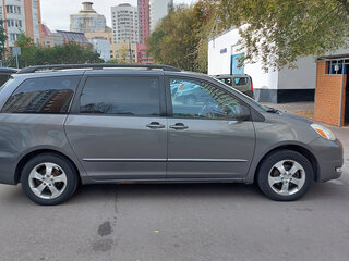 2005 Toyota Sienna II, серый, 890000 рублей, вид 2