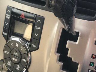 2012 Toyota Noah II (R70), фиолетовый, 1800000 рублей, вид 2