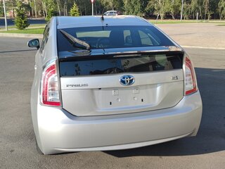 2013 Toyota Prius III Рестайлинг (XW30), серый, 1200000 рублей, вид 4