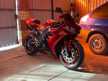 2004 Yamaha YZF-R1, красный, 550000 рублей, вид 1