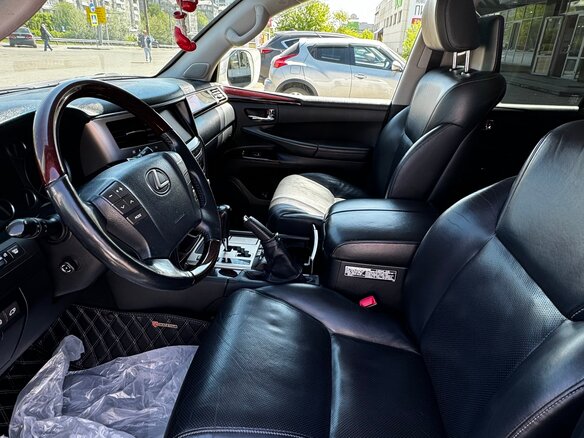 2013 Lexus LX 570 III Рестайлинг, белый, 5490000 рублей - вид 6