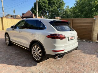 2015 Porsche Cayenne S Diesel II Рестайлинг (958), белый, 4700000 рублей, вид 4