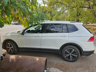 2018 Volkswagen Tiguan Allspace II, белый, 2400000 рублей, вид 3