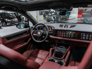 2026 Porsche Cayenne GTS III Рестайлинг, чёрный, 25900000 рублей, вид 3