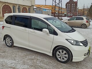2010 Honda Freed I, белый, 1050000 рублей, вид 3