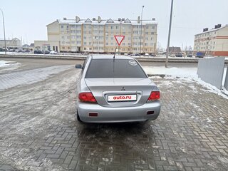 2005 Mitsubishi Lancer IX Рестайлинг, белый, 390000 рублей, вид 3