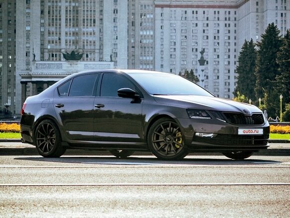 2018 Skoda Octavia III (A7) Рестайлинг, коричневый, 2500000 рублей - вид 1