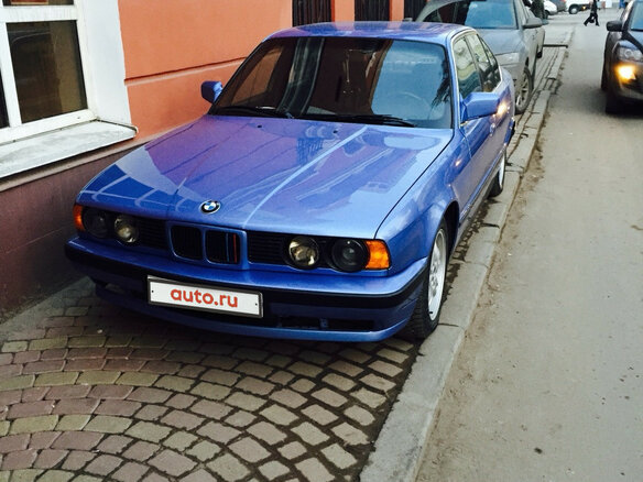 1988 BMW 5 серии 525i III (E34), голубой