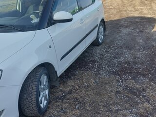 2012 Skoda Fabia II Рестайлинг, белый, 910000 рублей, вид 4