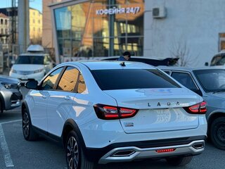 2023 Lada (ВАЗ) Vesta Cross I Рестайлинг (NG), белый, 1500000 рублей, вид 4