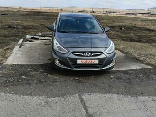 2013 Hyundai Solaris I, чёрный, 850000 рублей, вид 1