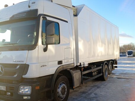 2011 Mercedes-Benz Actros, белый, 6600000 рублей, вид 2