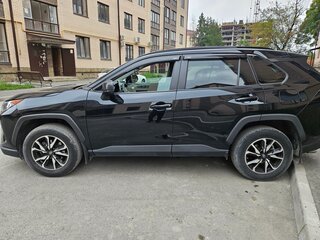 2019 Toyota RAV4 V (XA50), чёрный, 2870000 рублей, вид 3