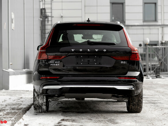 2025 Volvo XC60 II Рестайлинг 2, чёрный, 6990000 рублей - вид 4