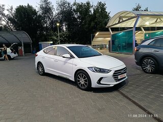 2017 Hyundai Elantra VI (AD), белый, 1350000 рублей, вид 4