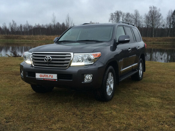 2012 Toyota Land Cruiser 200 Series Рестайлинг 1, серый, 4000000 рублей