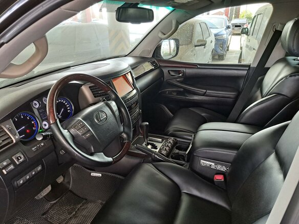 2011 Lexus LX 570 III, чёрный, 2610000 рублей - вид 6
