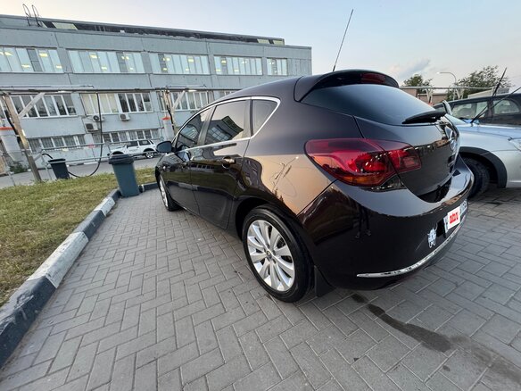 2015 Opel Astra J Рестайлинг, коричневый, 970000 рублей - вид 10