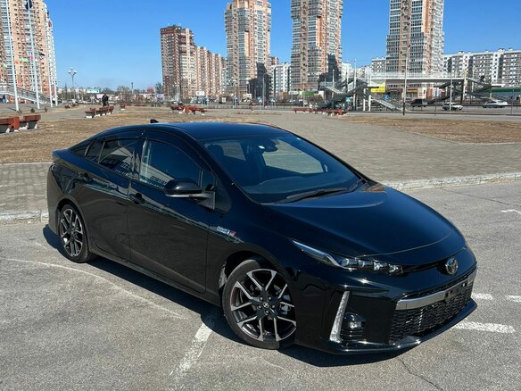 2019 Toyota Prius PHV ZVW52 IV (XW50), чёрный, 2400000 рублей