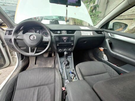 2019 Skoda Octavia III (A7) Рестайлинг, белый, 930000 рублей, вид 3