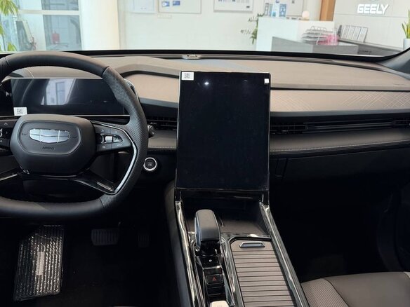 2026 Geely Cityray, серебристый, 3384990 рублей - вид 2
