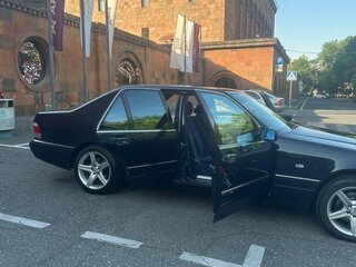 1998 Mercedes-Benz S-Класс 500 III (W140) Рестайлинг, синий, 3500000 рублей, вид 2