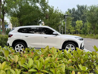 2023 BMW X1 Long 20Li sDrive III (U11/U12), белый, 2800000 рублей, вид 3