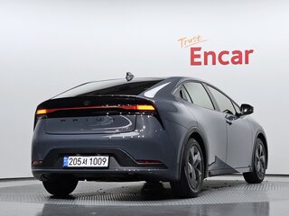 2024 Toyota Prius V (XW60), серый, 3540000 рублей, вид 4
