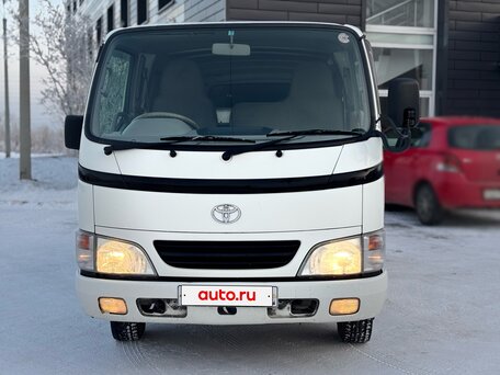 2002 Toyota Dyna, белый, 1490000 рублей, вид 1
