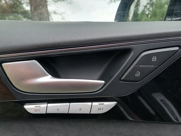 2015 Audi A8 Long III (D4) Рестайлинг, чёрный, 3750000 рублей - вид 12