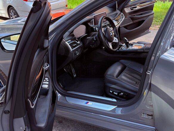 2020 BMW 7 серии Long 740Li VI (G11/G12) Рестайлинг, серый, 4450000 рублей - вид 16