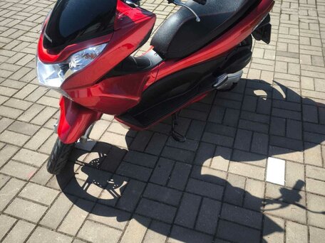 2014 Honda PCX 150, красный, 300000 рублей, вид 5