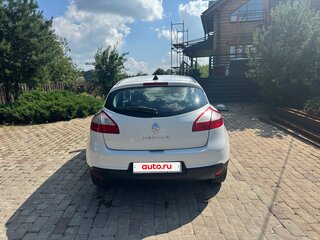 2011 Renault Megane III, белый, 500000 рублей, вид 4