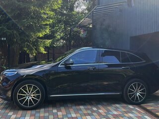 2020 Mercedes-Benz EQC 400 I (N293), чёрный, 4600000 рублей, вид 3