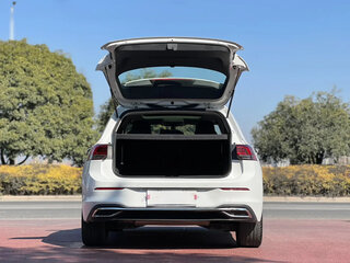 2022 Volkswagen Golf VIII, белый, 1547007 рублей, вид 4