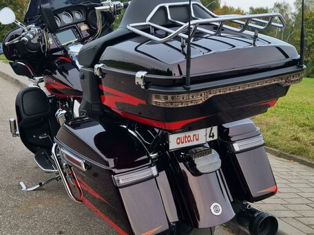 2017 Harley-Davidson CVO Limited, красный, 2801859 рублей, вид 5
