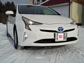 2016 Toyota Prius IV (XW50), белый, 1645000 рублей, вид 2