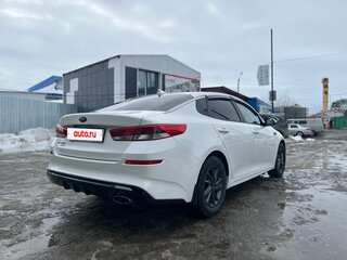 2019 Kia Optima IV Рестайлинг, белый, 1900000 рублей, вид 5