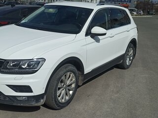 2017 Volkswagen Tiguan II, белый, 2100000 рублей, вид 1