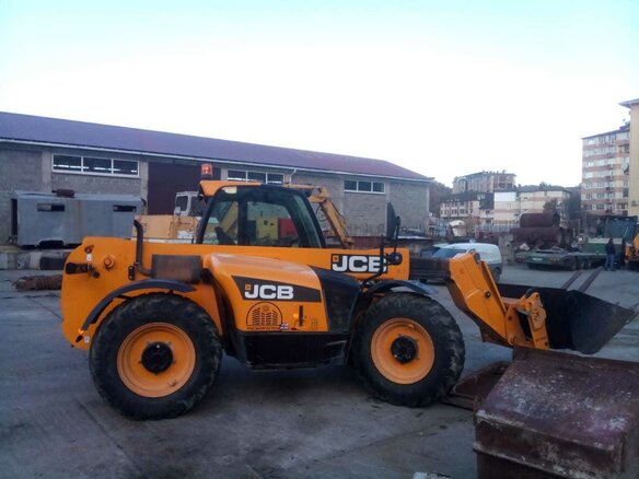 2017 JCB 531-70, жёлтый