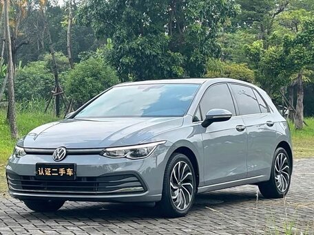 2022 Volkswagen Golf VIII, серый, 1950000 рублей, вид 1