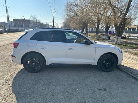 2020 Audi Q5 II (FY), белый, 4200000 рублей - вид 2