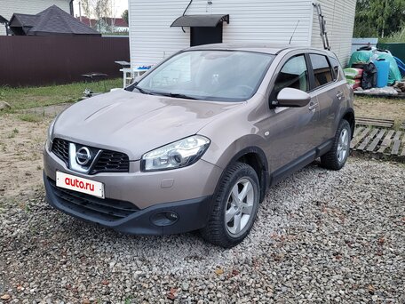 2010 Nissan Qashqai I Рестайлинг, коричневый, 750000 рублей, вид 3