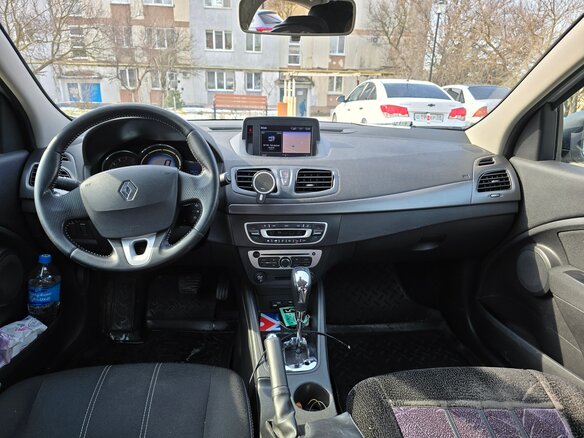 2013 Renault Fluence I Рестайлинг, серебристый, 950000 рублей - вид 8