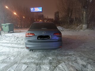 2017 Volkswagen Jetta VI Рестайлинг, серый, 1600000 рублей, вид 3