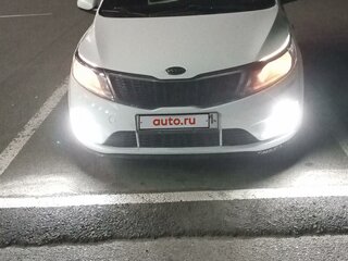 2013 Kia Rio 4-speed III, белый, 930000 рублей, вид 3