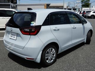 2021 Honda Fit IV, белый, 1000000 рублей, вид 4