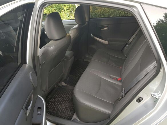 2010 Toyota Prius III (XW30), серебристый - вид 15