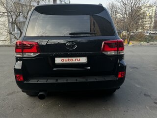 2015 Toyota Land Cruiser 200 Series Рестайлинг 2, чёрный, 5050000 рублей, вид 4